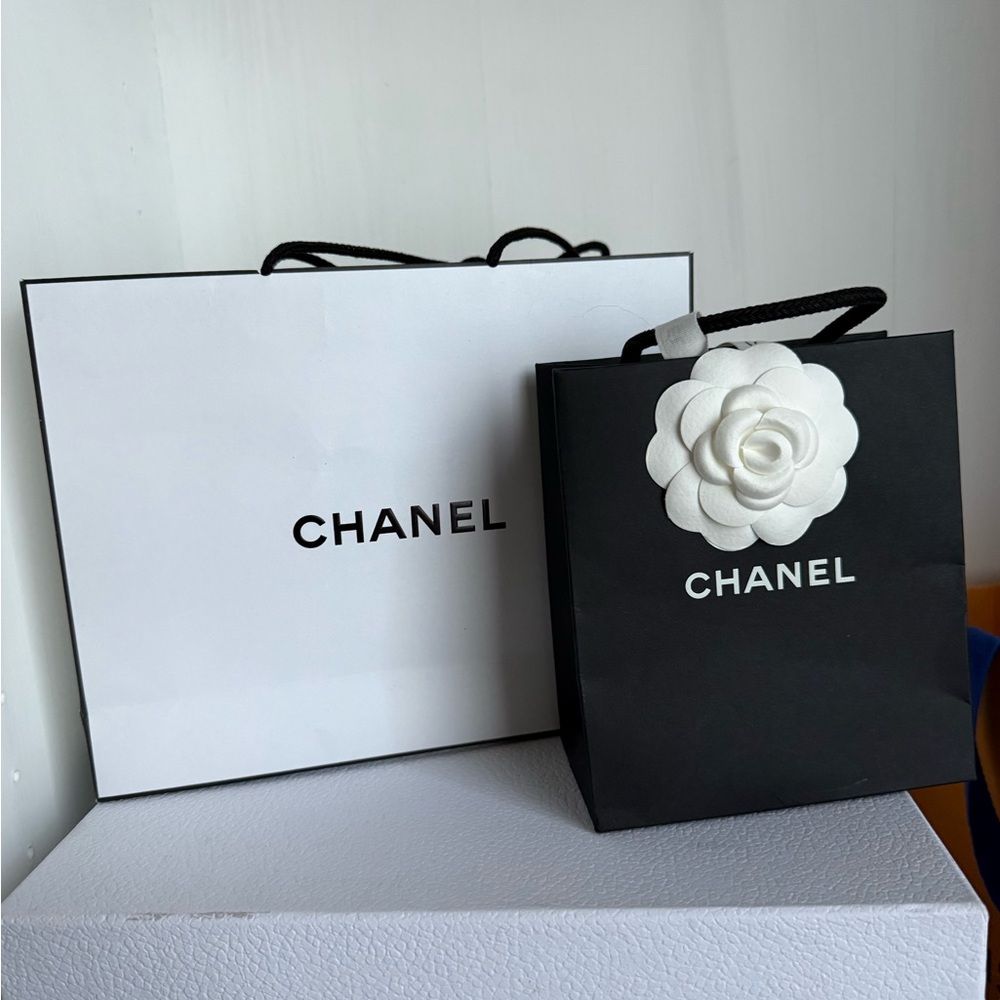 CHANEL White and Black Gift Bag